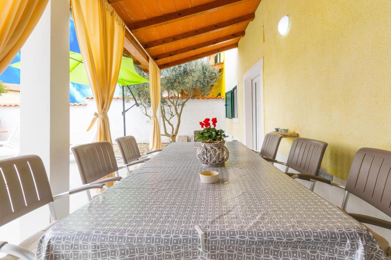 Holiday Home Olga With Pool &Pet Friendly PUY 외부 사진