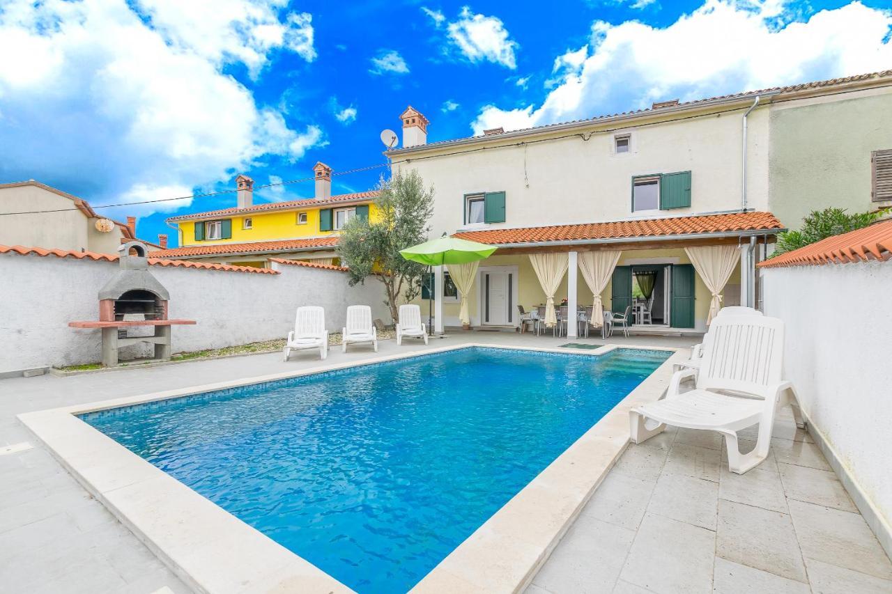 Holiday Home Olga With Pool &Pet Friendly PUY 외부 사진
