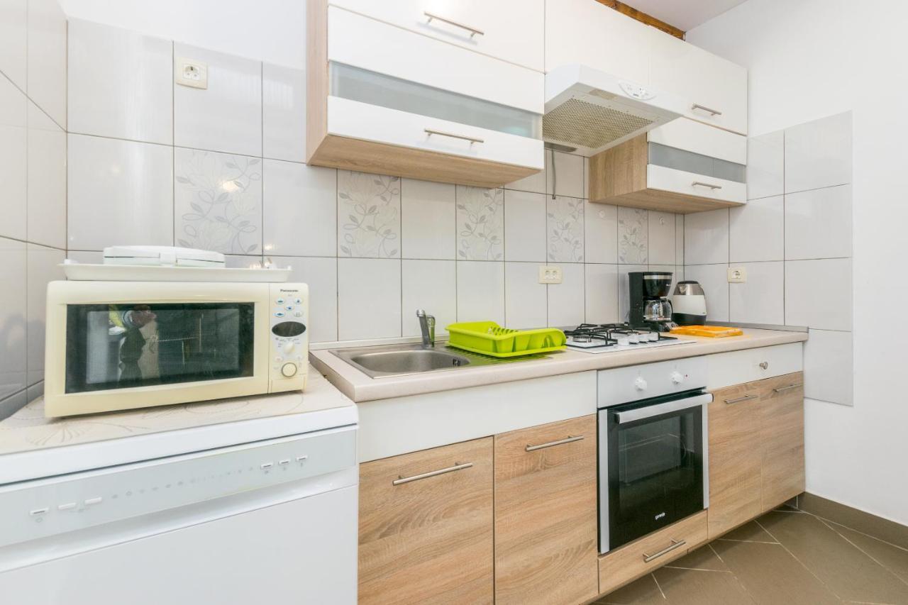 Holiday Home Olga With Pool &Pet Friendly PUY 외부 사진